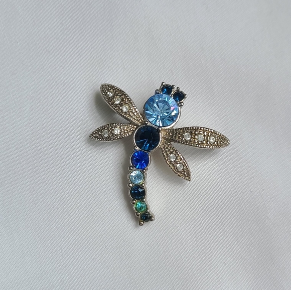 SALE!! Avon Dragonfly Brooch - Picture 2 of 3